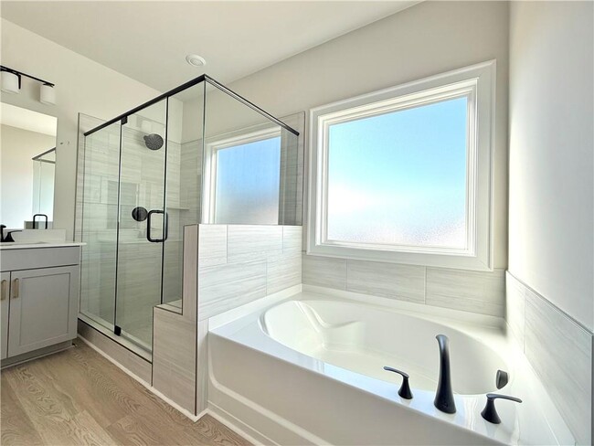 Building Photo - 3227 Madeira Dr