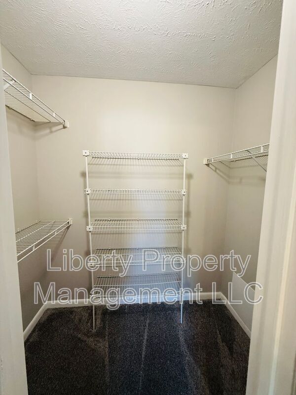 Building Photo - 664 Bartons Landing Pl