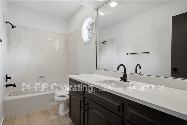 Building Photo - 15527 Mason Cir