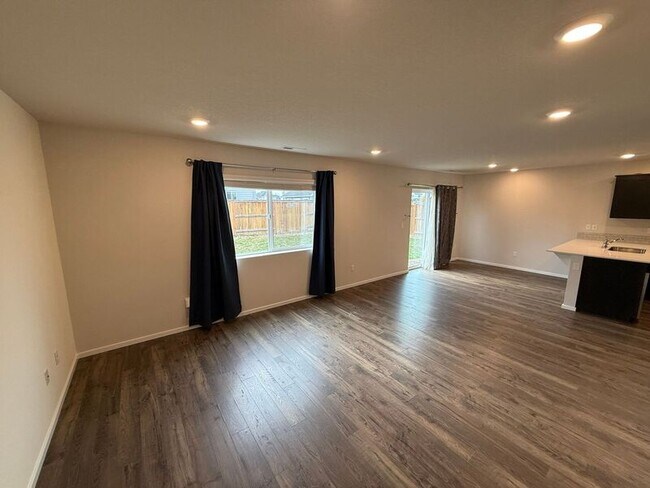 Building Photo - 4816 Apollo Ave