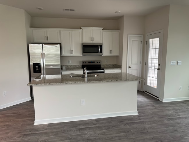 Building Photo - 2840 Egert Dr