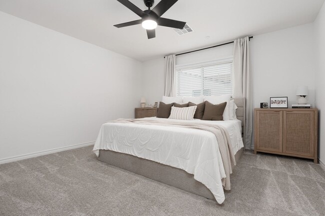 Building Photo - Newer townhome in the NW