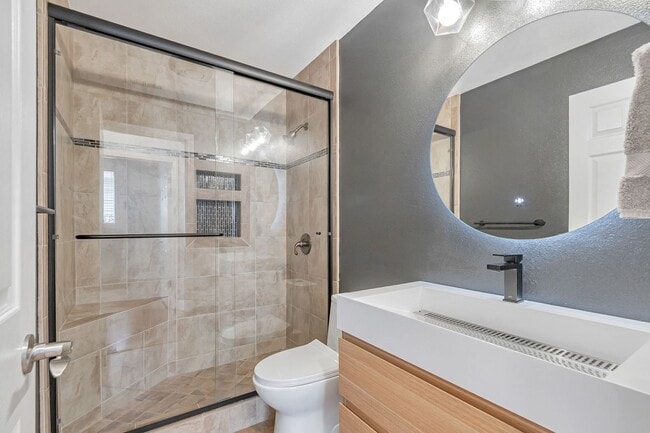 Building Photo - Remodeled 4-Bedroom 3-Bathroom House in Sa...