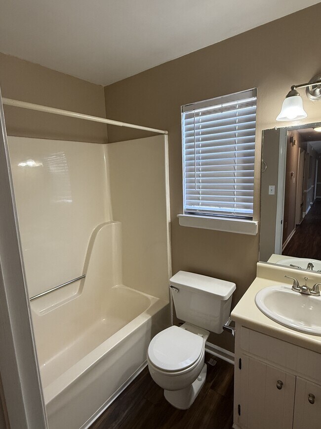 Building Photo - 4082 Spencer St