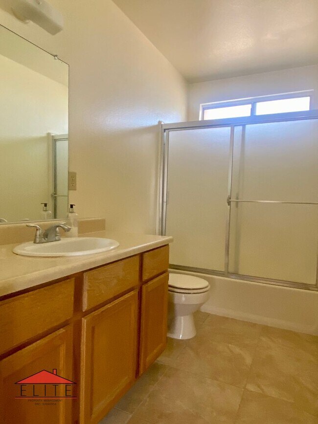 Building Photo - 649 E Ridgecrest Blvd