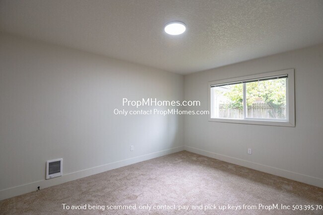 Building Photo - Well-Designed 1-Bedroom Duplex in Vibrant ...