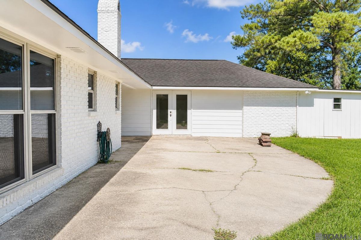 Building Photo - 13523 Willowridge Ave