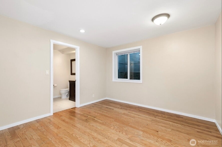 Building Photo - 1301 Edmonds Ave NE