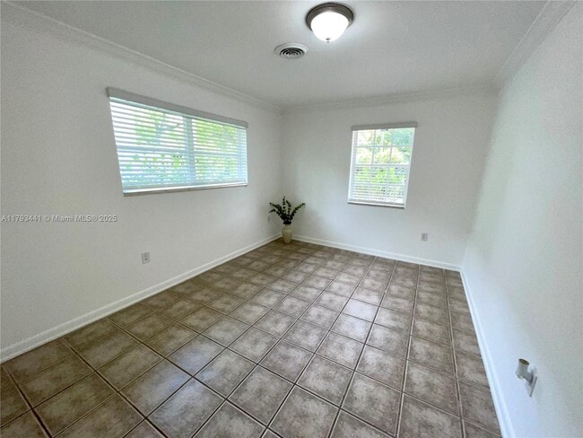 Building Photo - 401 Savona Ave