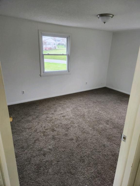 Building Photo - 520 Briar Manor