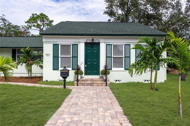 Building Photo - 701 38th Ave N