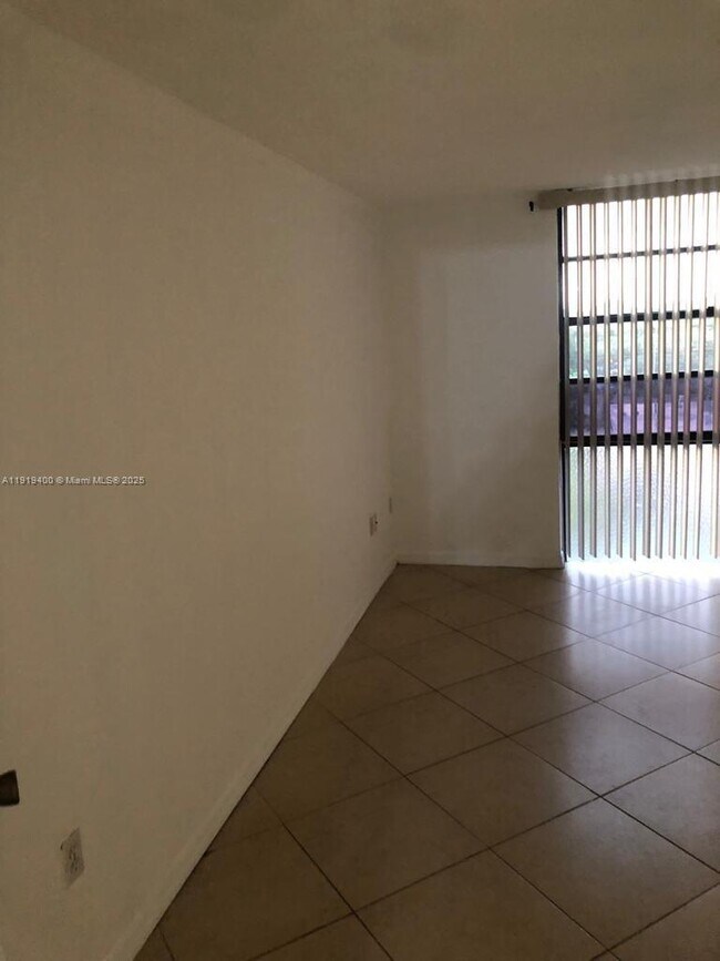 Building Photo - 16950 W Dixie Hwy