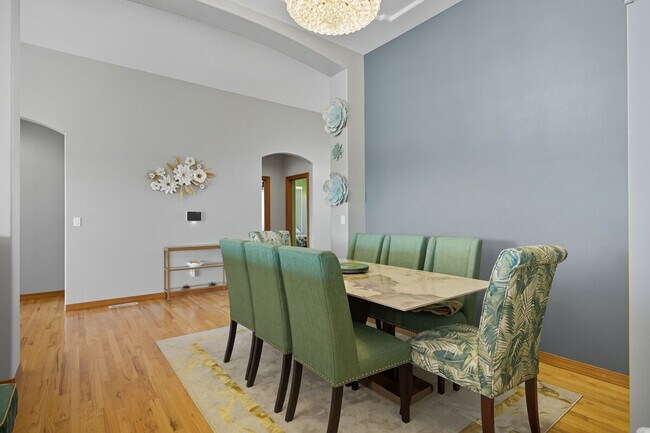 Building Photo - 355 Cindy Rd