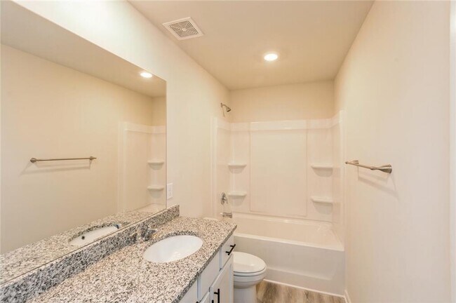 Building Photo - 625 Mackenzie Cv