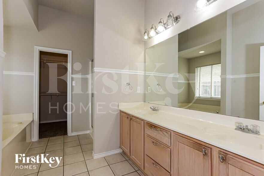 Building Photo - 312 Camp Creek Dr