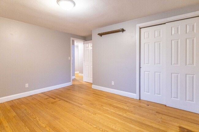 Building Photo - 3 Bedroom, 2 Bathroom home with Finished B...