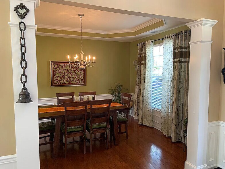 Building Photo - Room in Single Family Home on Arbor Vista Dr