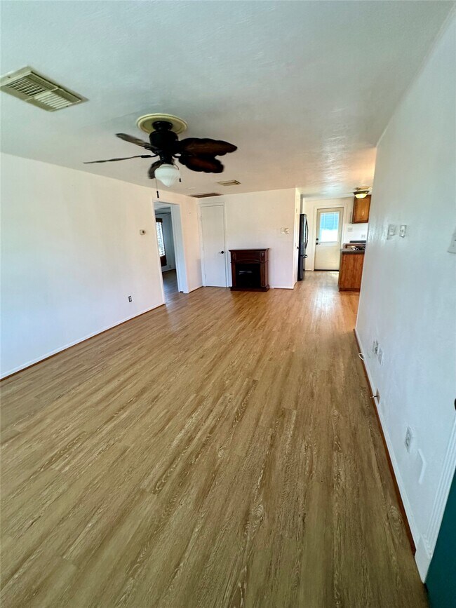 Building Photo - 124 7th St