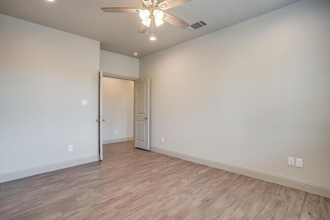 Building Photo - 2829 Forest Park Blvd