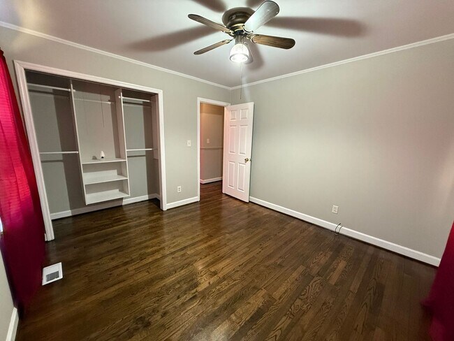 Building Photo - 3 bedroom, 2 bath House