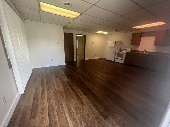 Building Photo - 4 Chambers Ct