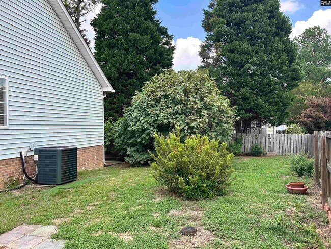 Building Photo - 405 Beech Glen Dr
