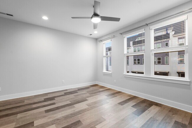 Building Photo - 644 W End Dr