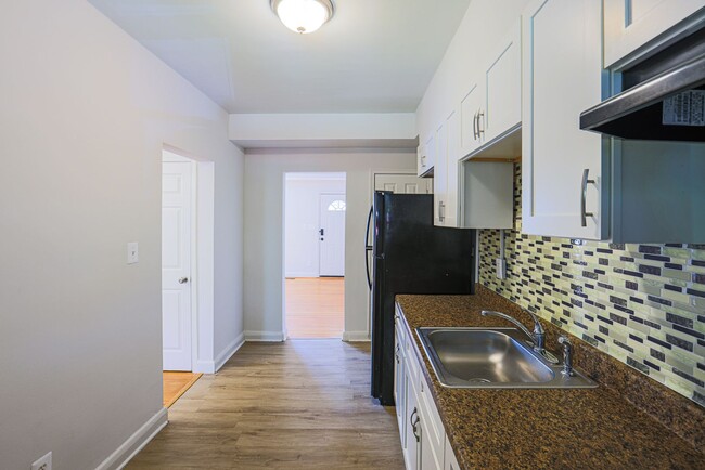 Building Photo - 5662 Kavon Ave