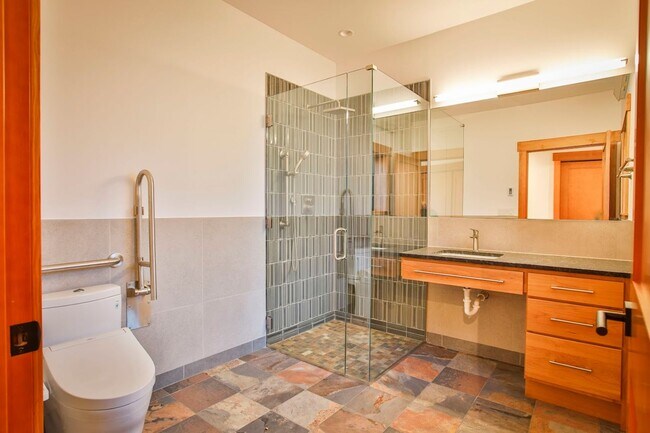 Building Photo - Private, Custom Home in Greenbank!