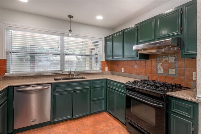 Building Photo - 507 San Jacinto St