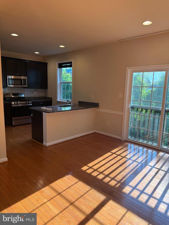 Building Photo - 6518 60th Ave