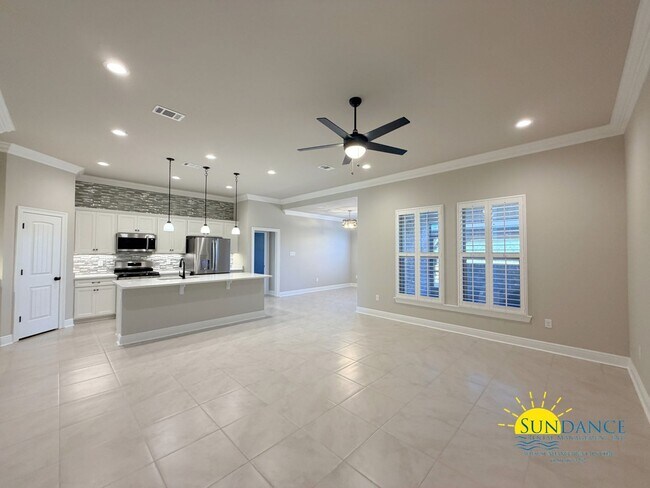 Building Photo - Custom-crafted details shine throughout this stunning 3-bedroom home in Magnolia at the Bluffs in...