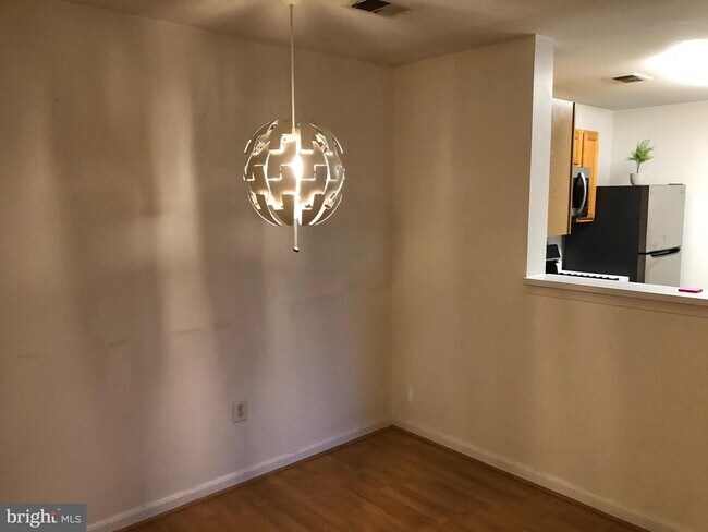 Building Photo - 1055 Gardenview Loop