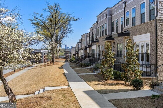 Building Photo - 2145 Burnside Dr NW