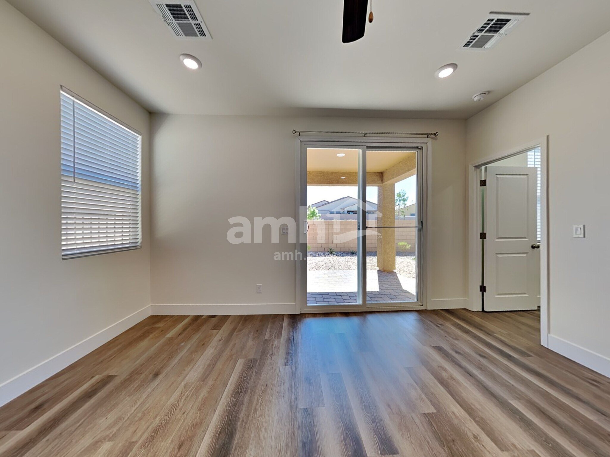 Building Photo - 525 Silverbell Falls Pl