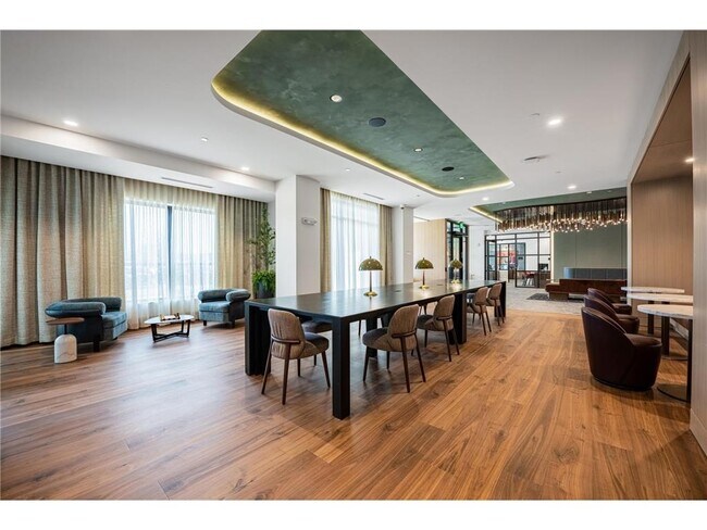 Building Photo - 640 Wisconsin Ave N