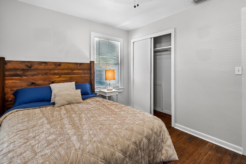 Building Photo - 731 20th St NW