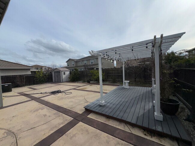 Building Photo - Looking for a Great Place to live?