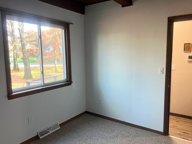 Building Photo - 888 Salem St