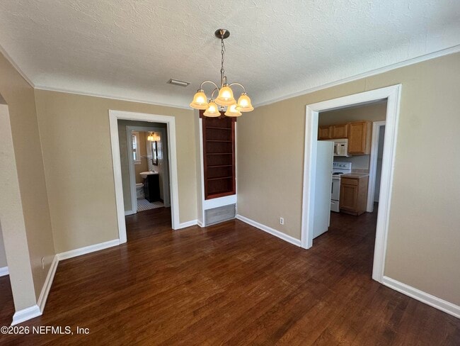 Building Photo - 3609 Dellwood Ave