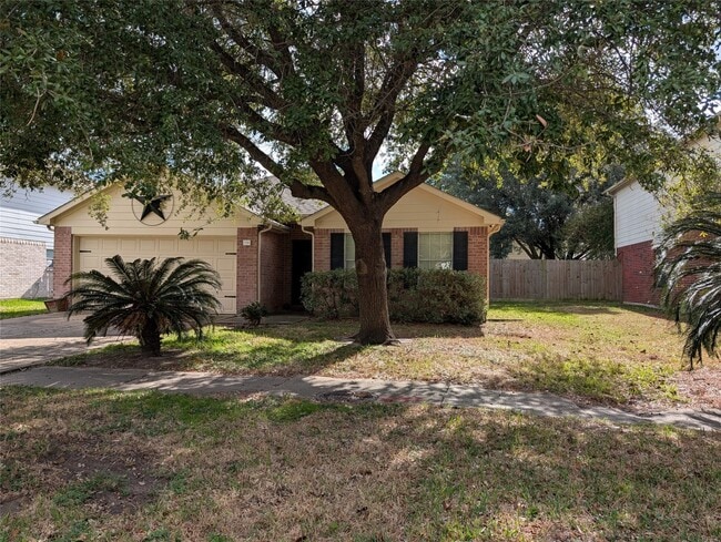 Building Photo - 714 N Vista Dr