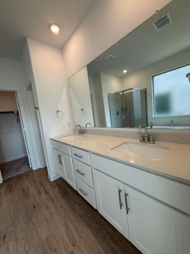 Building Photo - This beautifully designed Garnet floorplan by Lennar offers a functional single-story layout with...