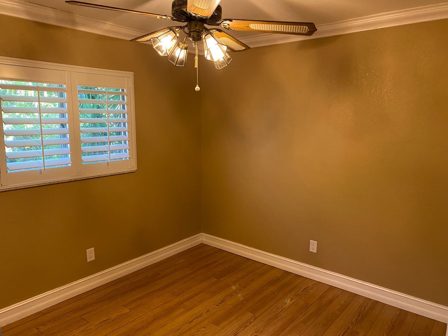 Building Photo - COMING SOON: Gorgeous, remodeled DIRECT ACCESS: 3 bedroom 2 bathroom water front home