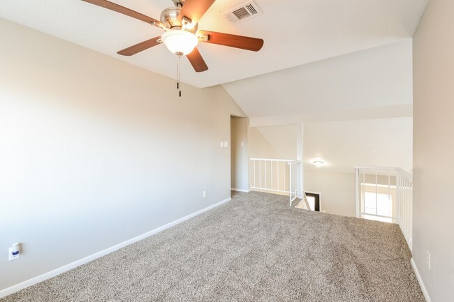 Building Photo - 15915 Vista Del Mar Dr