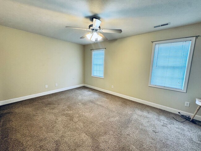Building Photo - Sterling Park Townhome