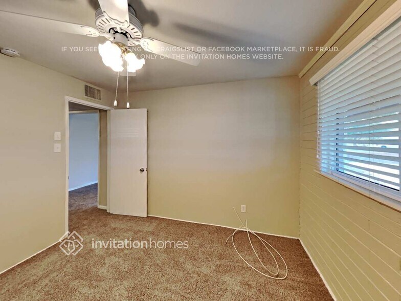 Building Photo - 3036 W Elm St
