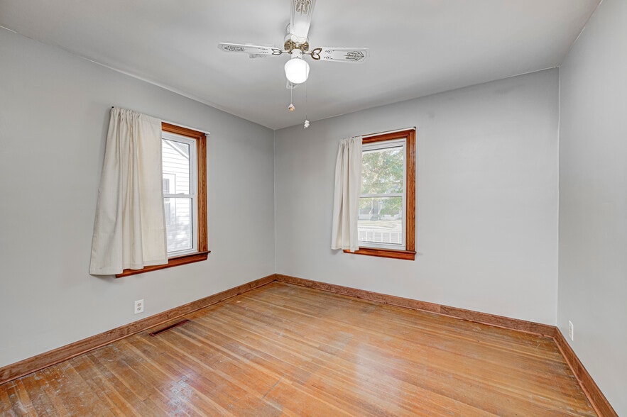 bedroom - 1744 N Norfolk St