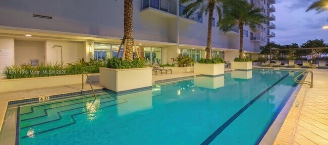 Building Photo - 591 Evernia St