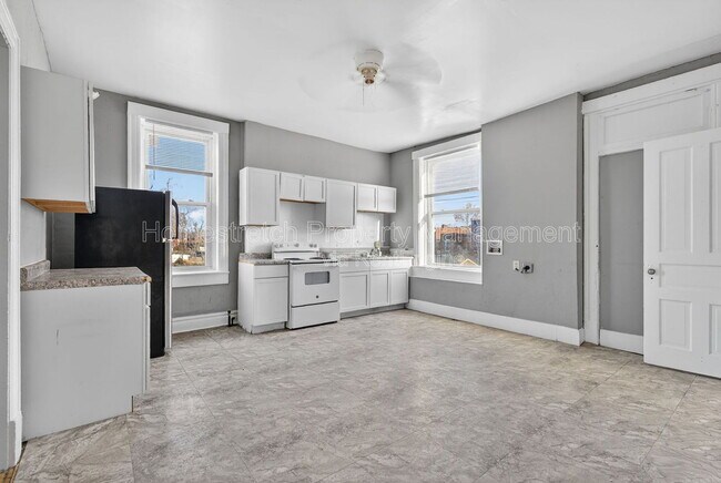 Building Photo - 2100 Adelaide Ave