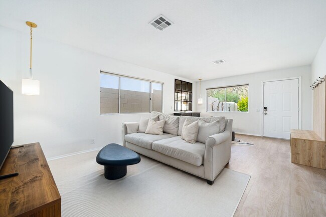 Building Photo - 53680 Avenida Montezuma